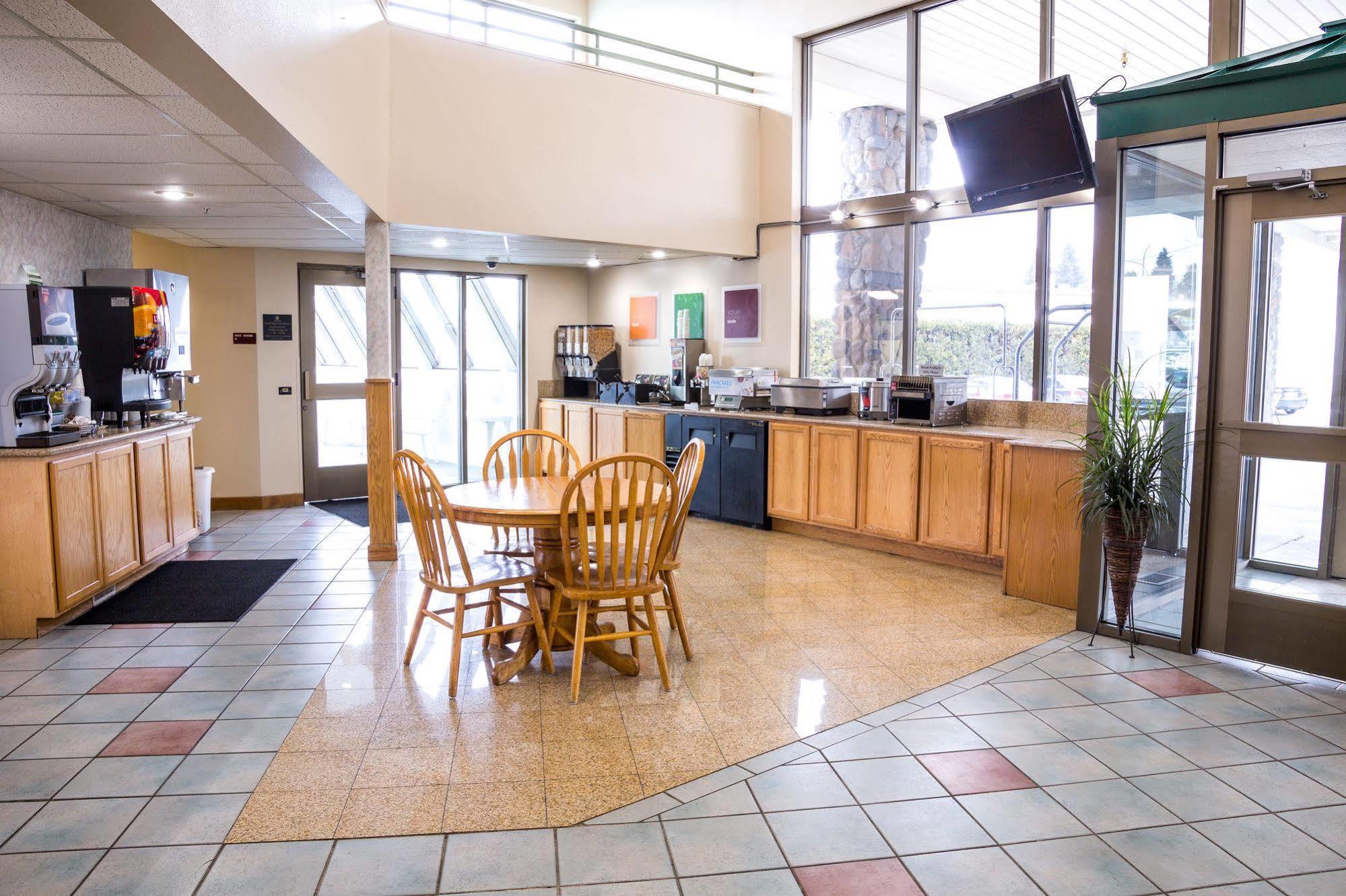 Cedars Inn ワナッチー エクステリア 写真